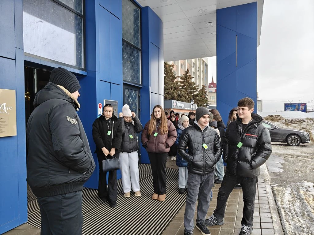 Открываем двери в мир туризма! ✈️🌍  Сегодня для учеников 9Б класса прошел насыщенный день, посвященн