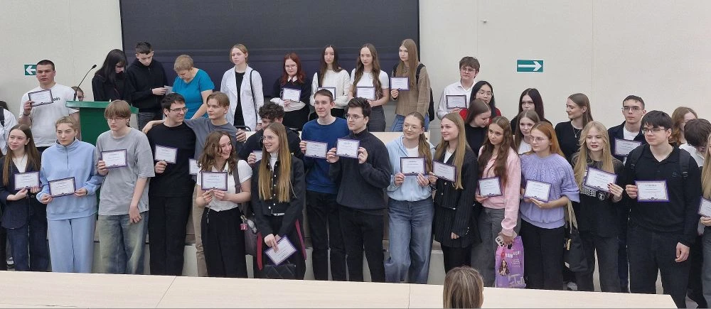 🧑‍🎓123 выпускника медицинских классов со всей области поздравили с окончанием дополнительной програм