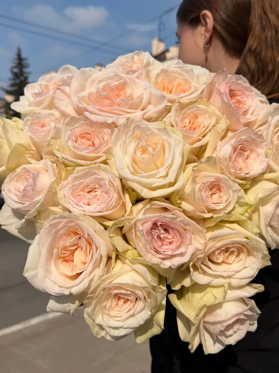 К нам прилетела свежая поставка из Эквадора ✈️🌸

В наличии ещё больше красивых цветов!

📍 Наши адр