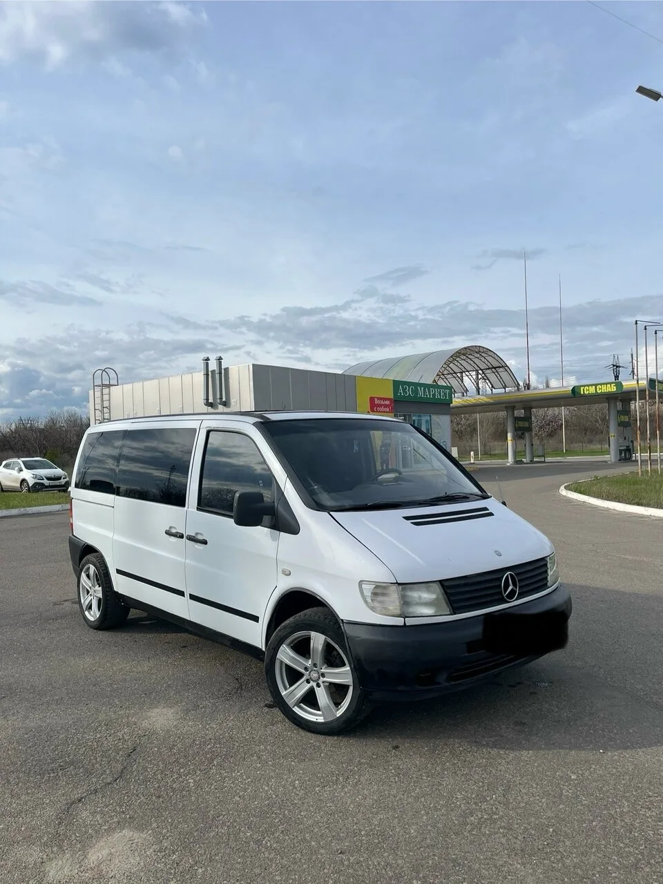 Продам Mercedes Vito 1997 год пассажир. Двигатель 2.3 дизель. Коробка механика. Авто в хорошем состо