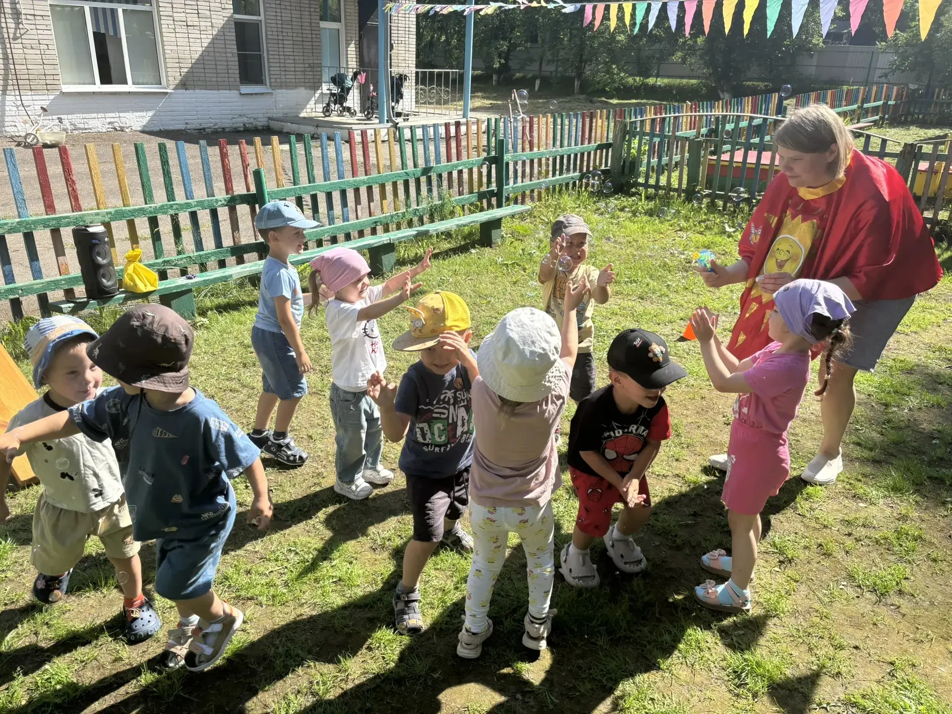 ☀️🌈 День Дружбы в младшей группе! 🌈☀️

Сегодня у нас был невероятно солнечный и добрый день! В гос