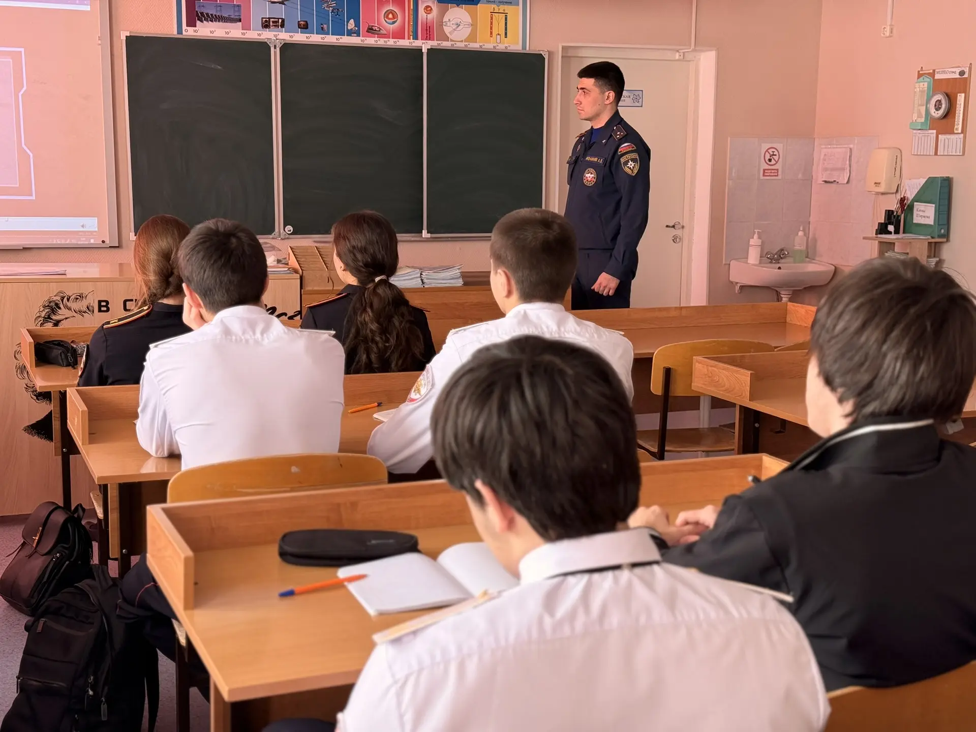 🚒 Безопасность — это важно, интересно и полезно!  Сегодня в нашей школе прошел особенный день — Всер
