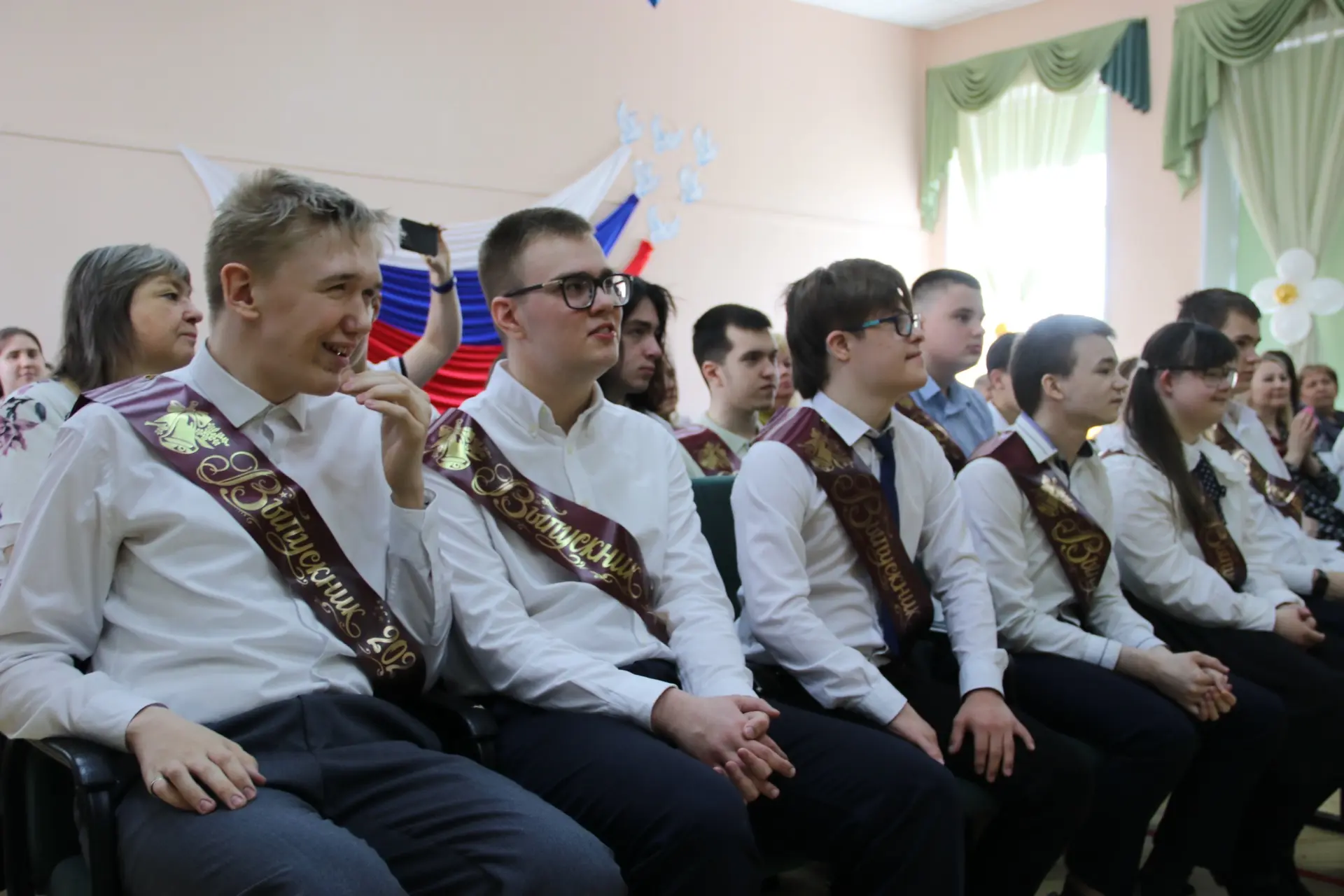🌟 Последний звонок 9 класса! Время прощаться с детством!