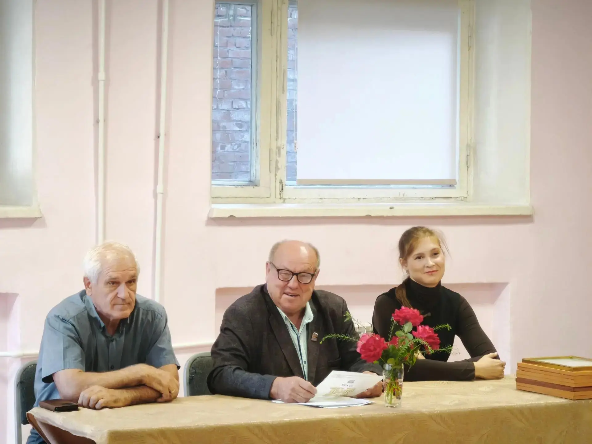 Сегодня директор СШ «Крутая горка» Сергей Михайлович Евтин провел совещание с работника...