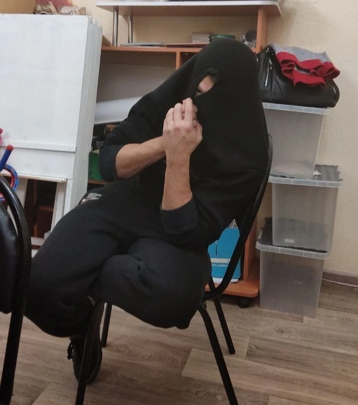 Многие не могут слушать свой голос на записи. Я не люблю смотреть фильмы с собой.