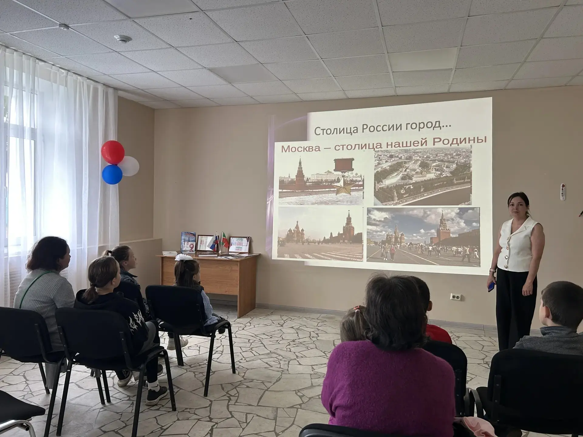 🇷🇺12 июня наша страна отмечает один из главных государственных праздников - День России. 
   В пре