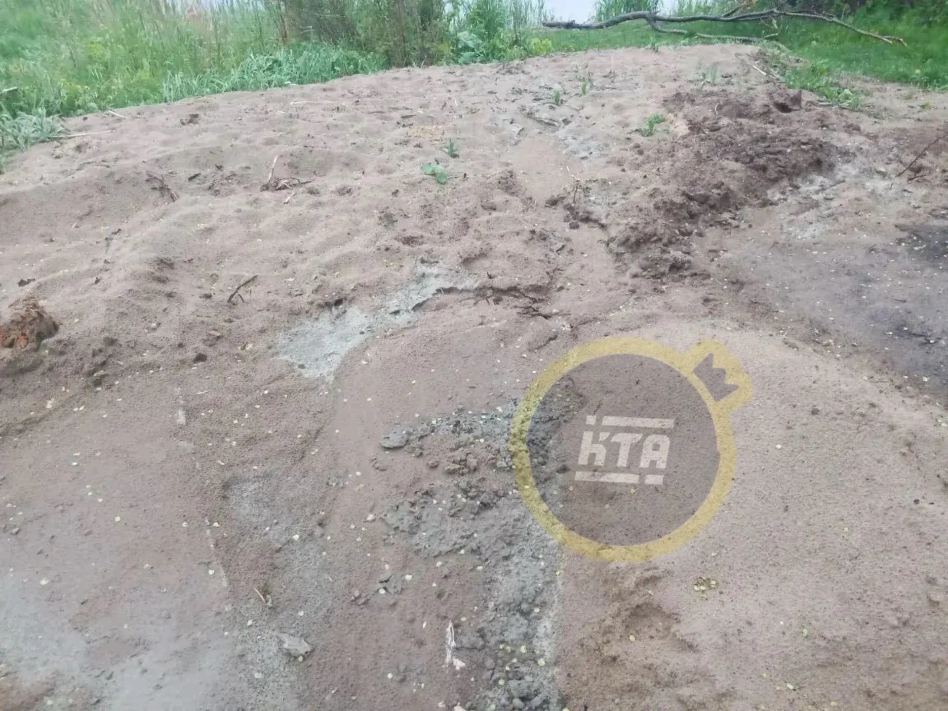 😡SOS! Прошу найти управу на водителей, которые для Изумруда (ФосАгро) завозят песок, щебень и прямо 