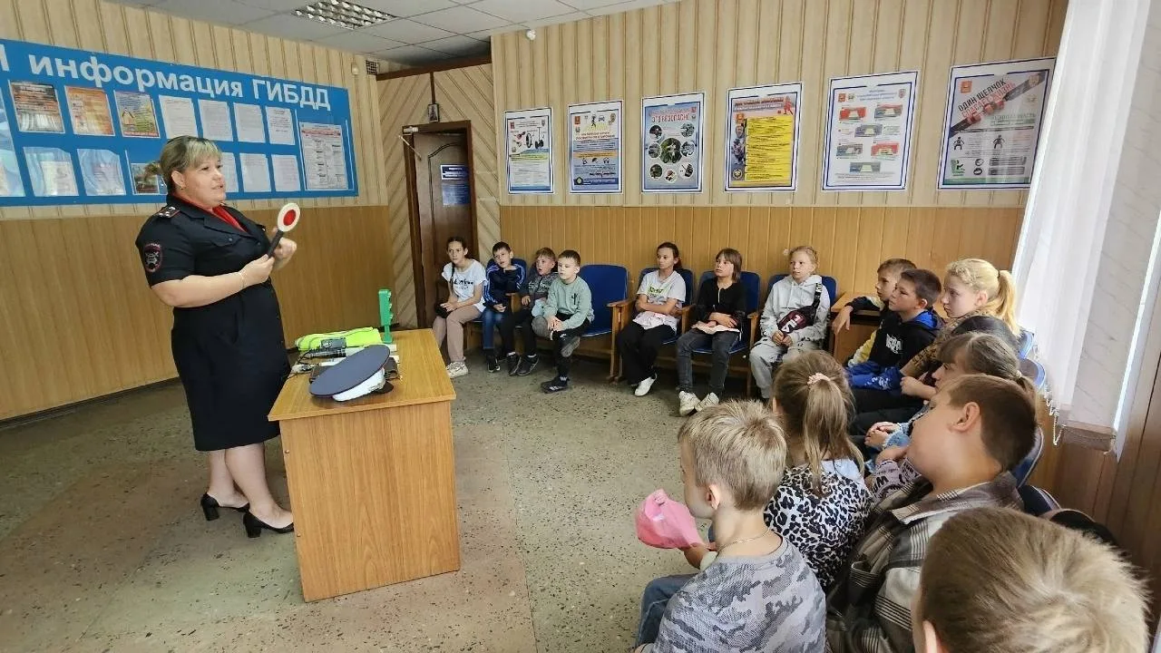 Ржевским школьникам показали работу Госавтоинспекции

В Чертолинской школе состоялась экскурсия в Го