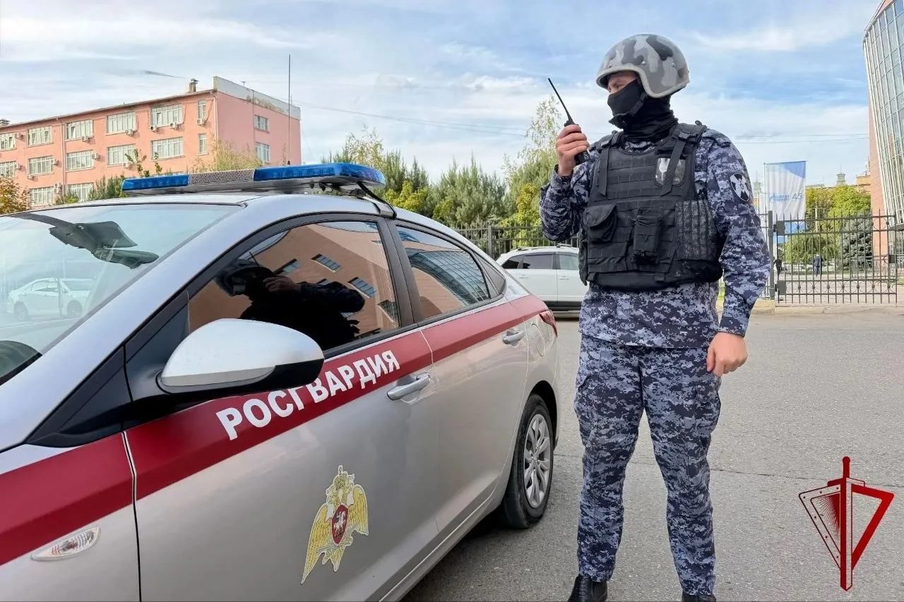 Росгвардеец спас потерявшую сознание девушку в Астрахани