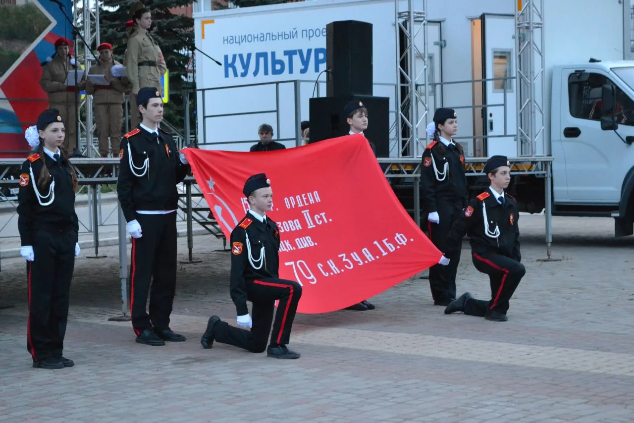 Пускай огонь свечи, как символ веры,