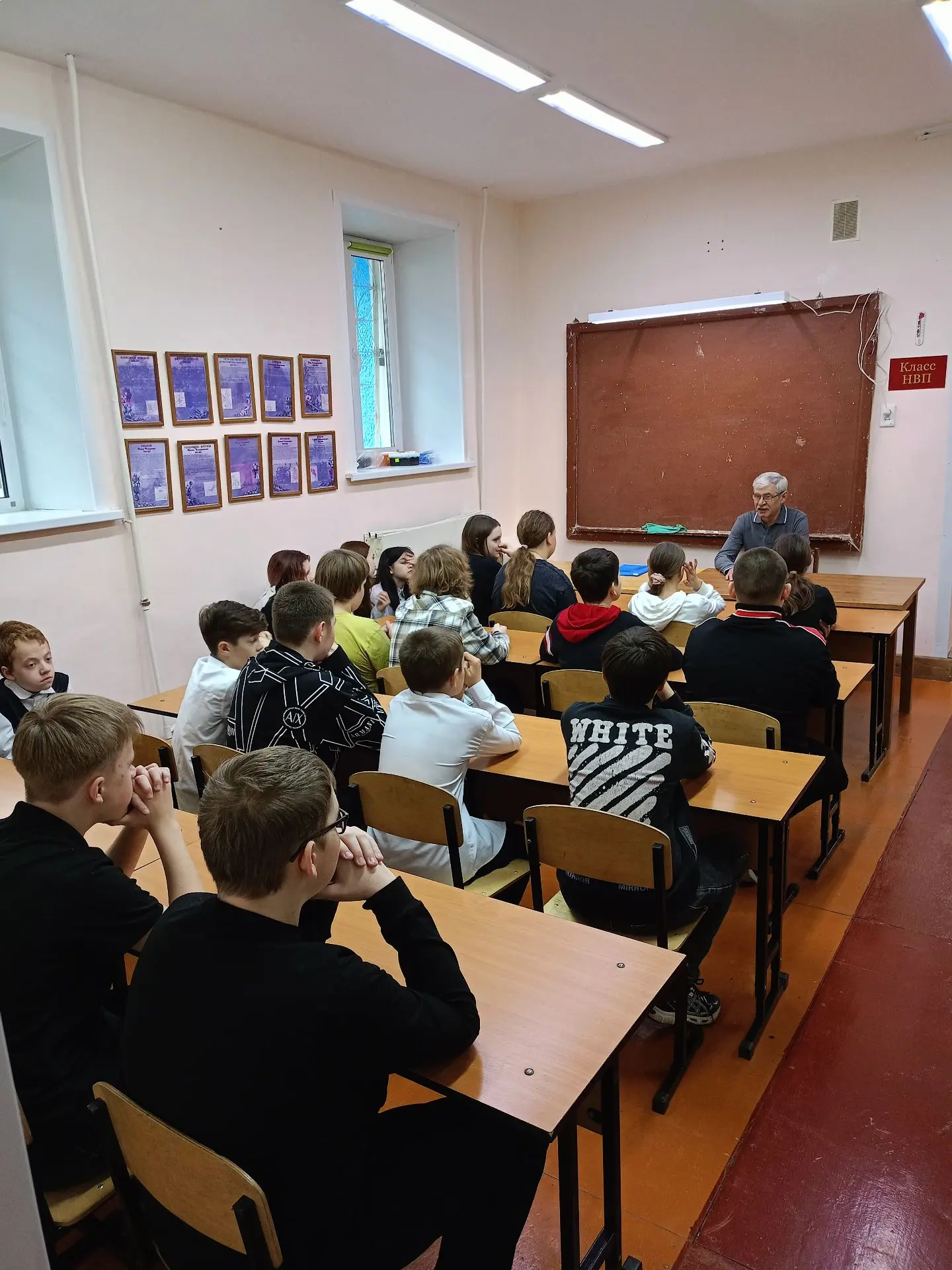 🚀 13 апреля в ВСПЦ «Эдельвейс» прошли увлекательные занятия для юнармейцев школ нашего...