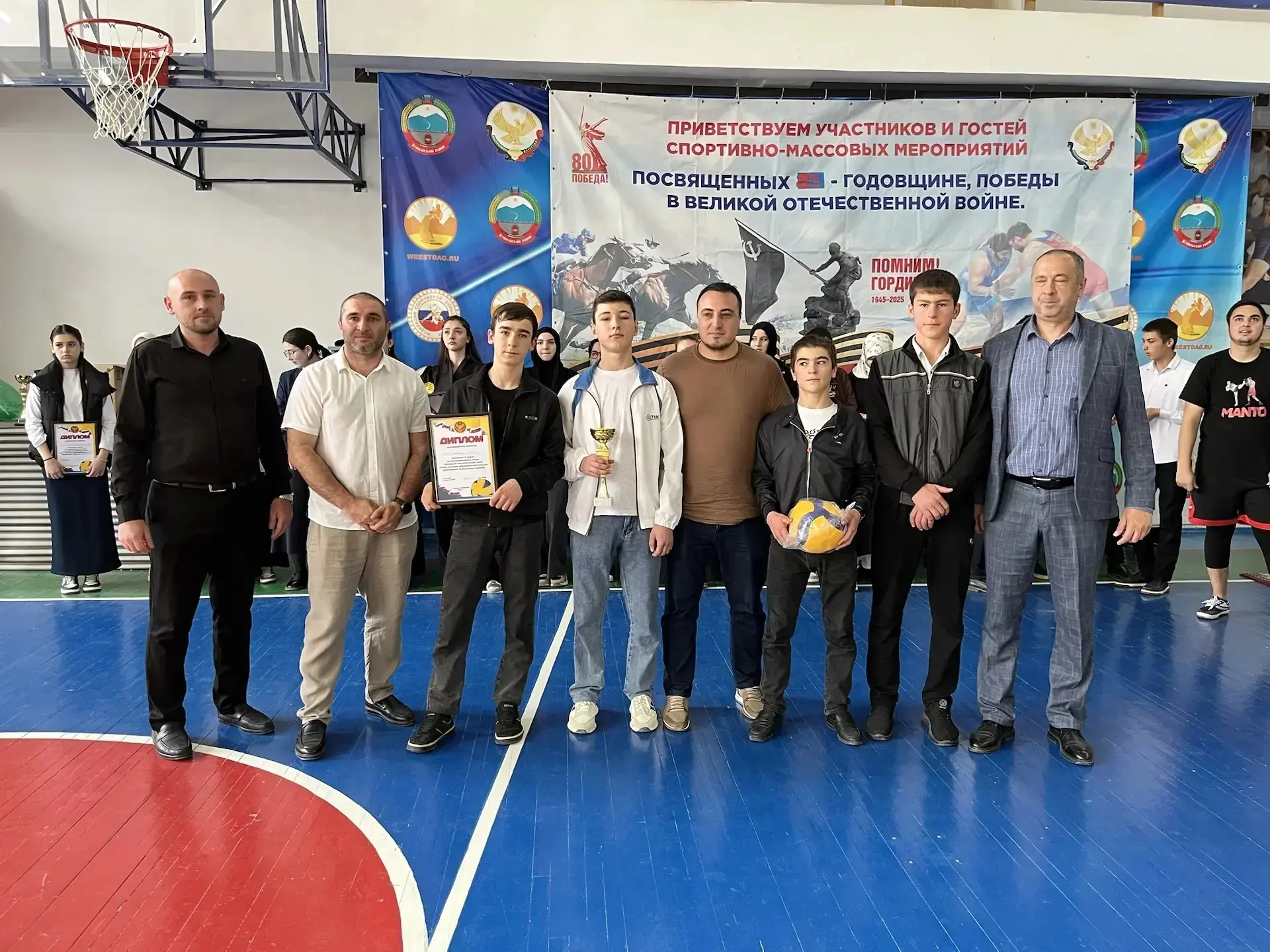 Волейбольная лига собрала лучших, а эмоции зашкаливали! 🏐🔥 27–28 марта на трёх площадках Буйнакского