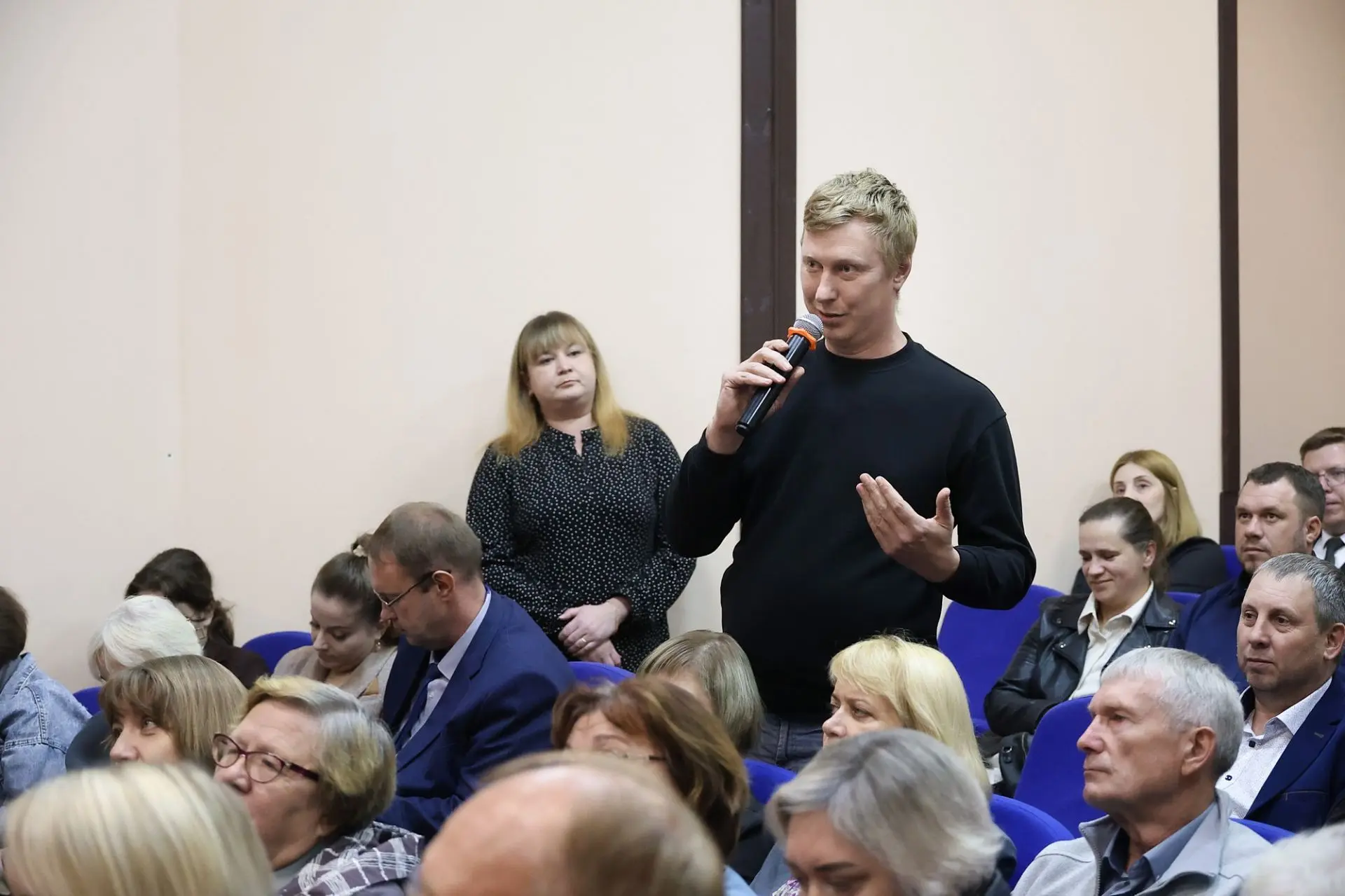 На выездном заседании регионального правительства в Любытинском округе основным вопросо...