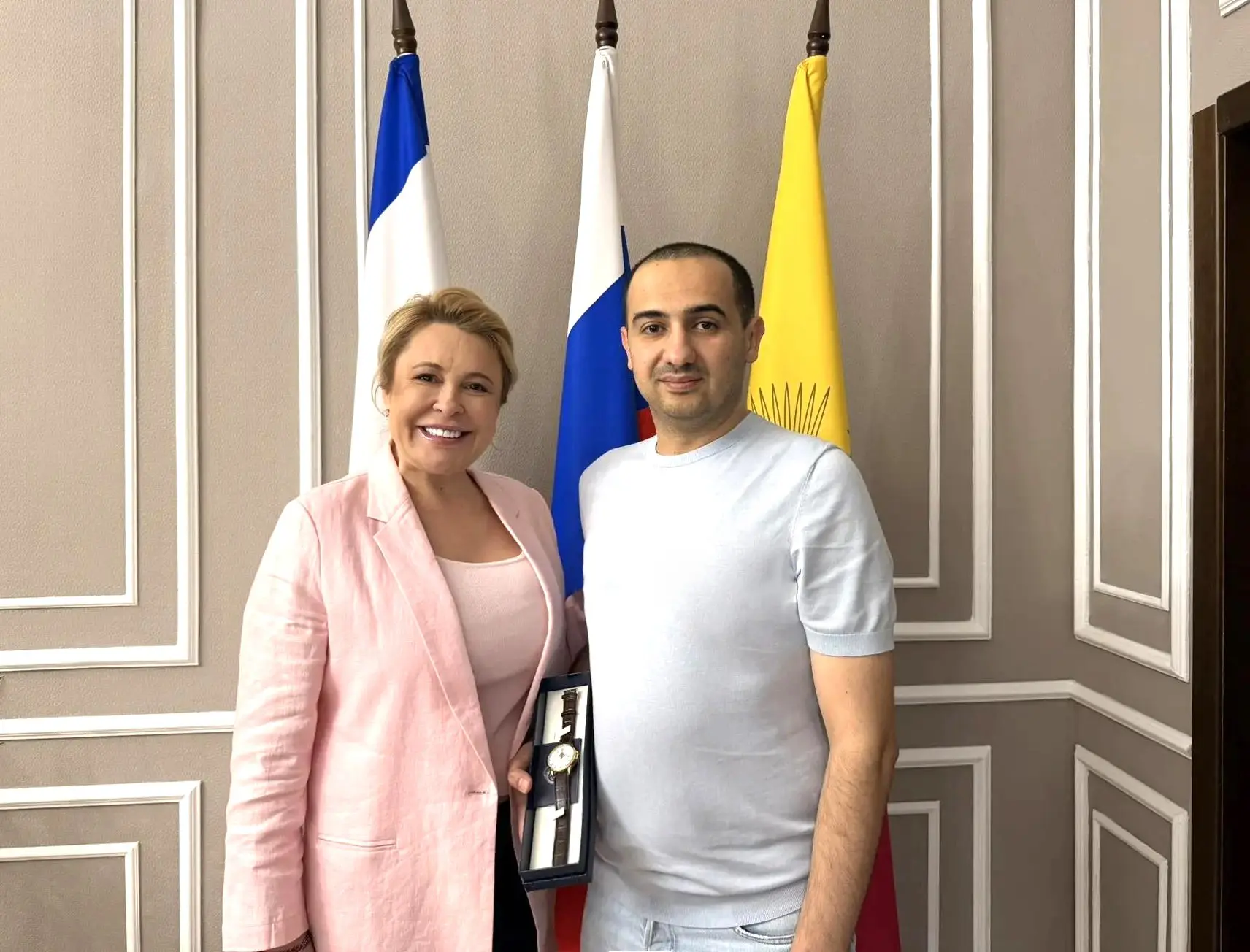 💼 Поблагодарила Виталия Санасаровича Оганесяна за работу в должности заместителя главы администраци