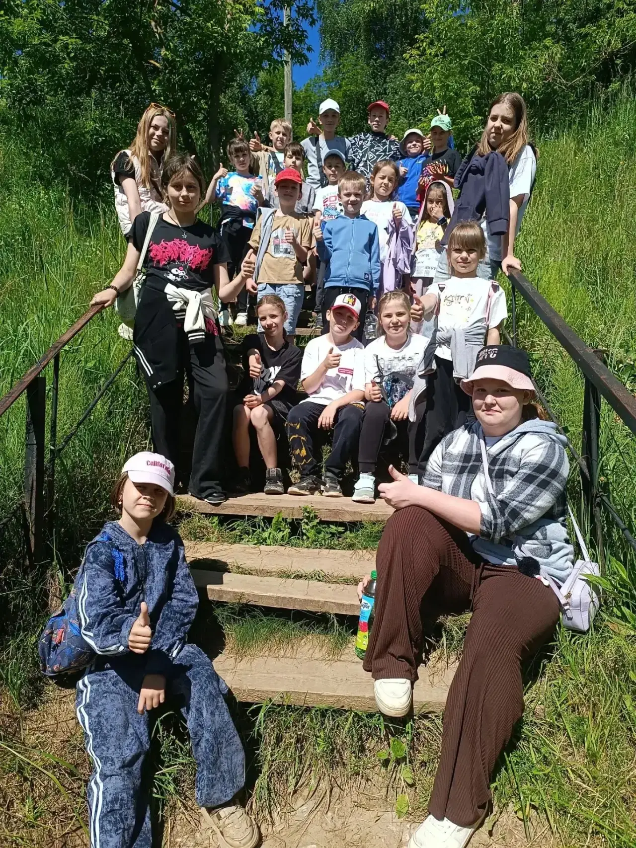 🌞  Первая смена пришкольного лагеря «Солнечный» официально закрыта, а эмоции до сих пор зашкаливают