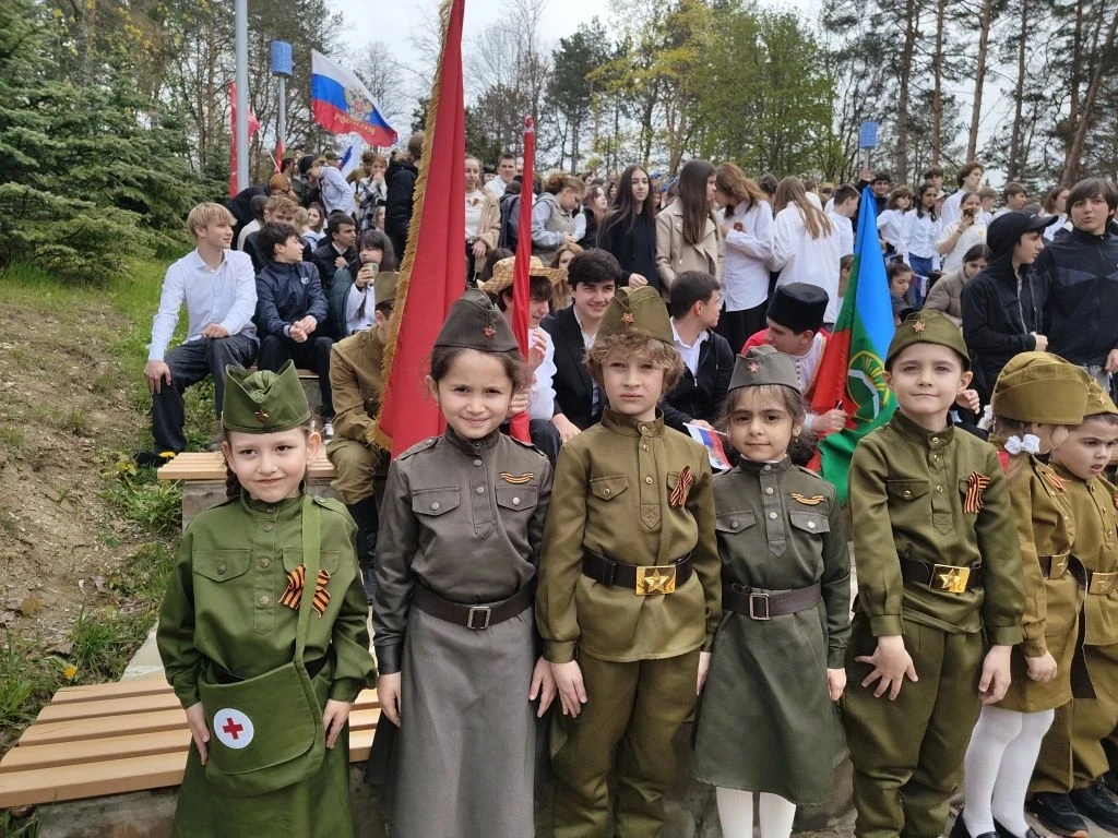 Воспитанники детского сада приняли участие в городском хоре образовательных учреждений ...