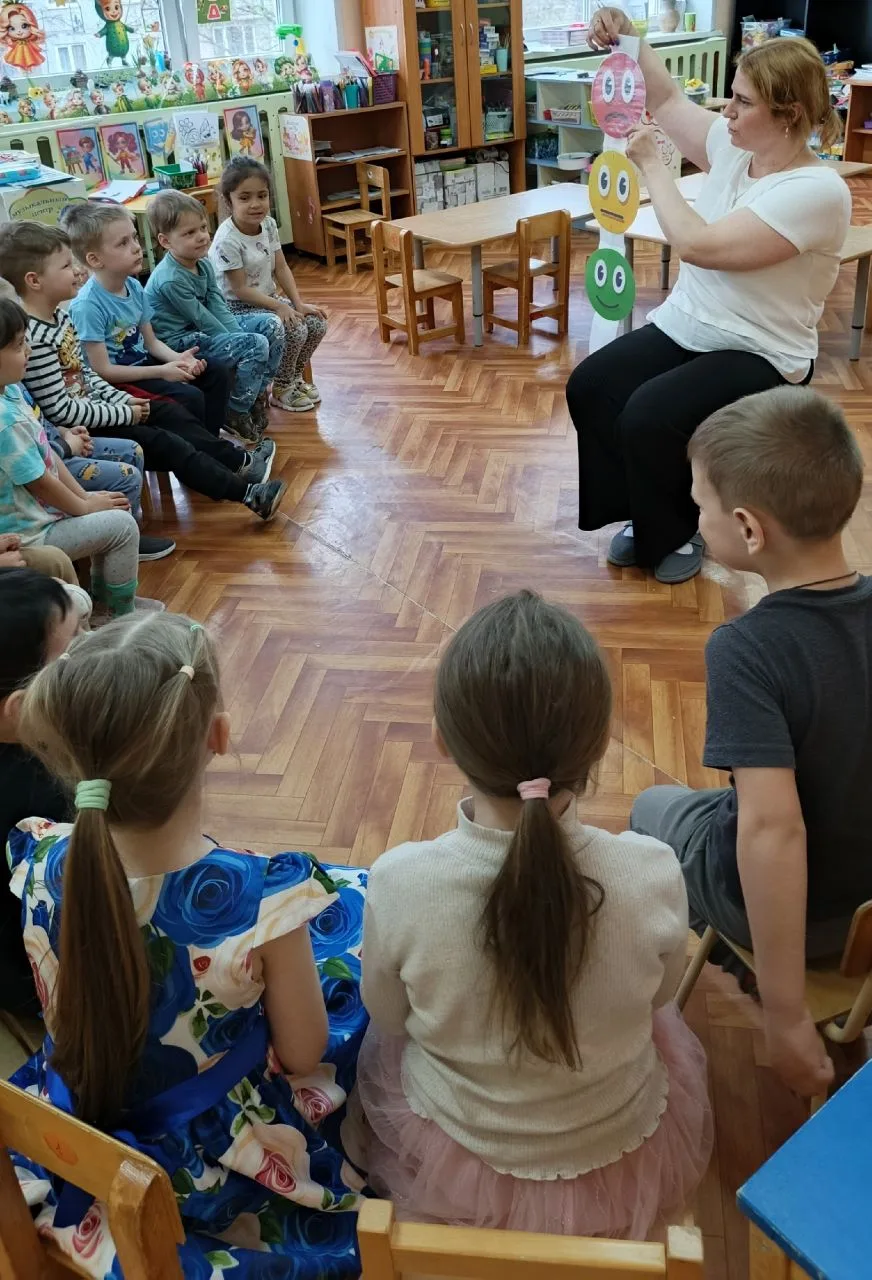 Сегодня ребята из группы "Колокольчики" отправились на экскурсию по городу Эмоций. Во в...