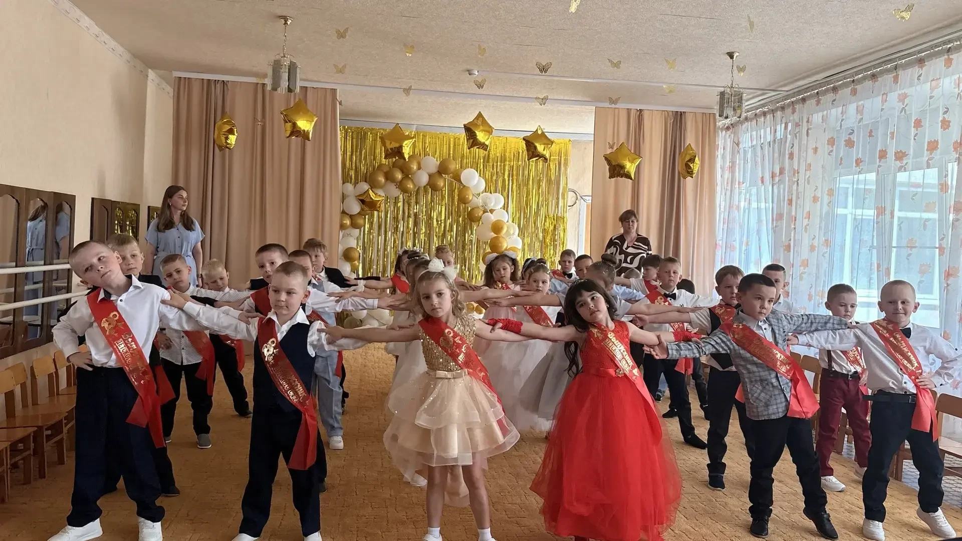 Выпускной праздник в дошкольном образовательном учреждении городского округа Енакиево