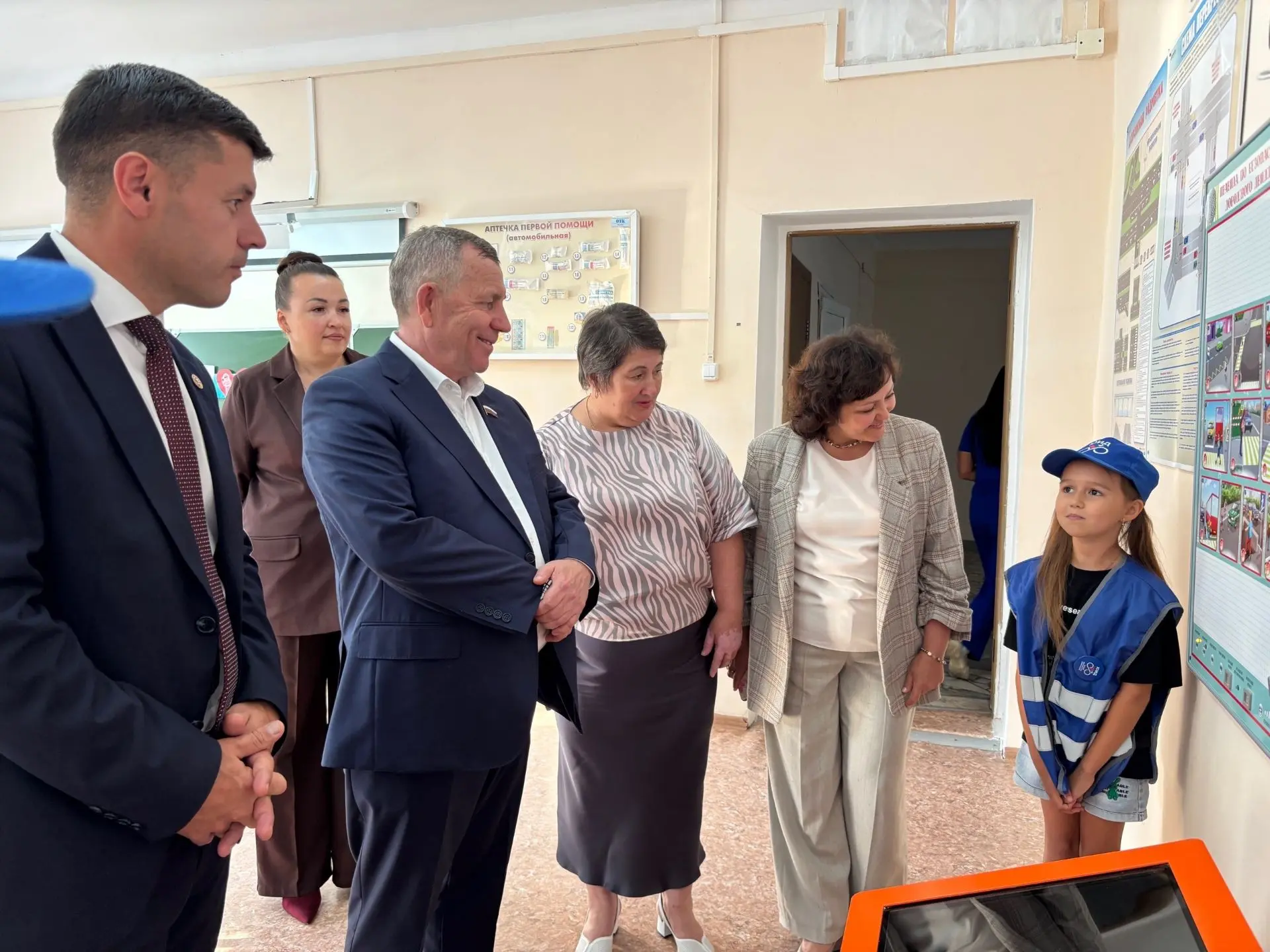 Аксубаевский район с рабочим визитом посетил депутат Государственной Думы РФ Анатолий И...