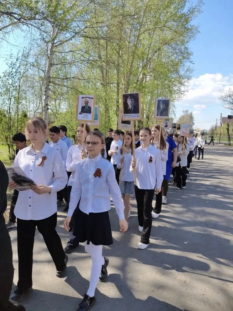 В нашей школе прошёл торжественный митинг, посвящённый 81-й годовщине Победы в Великой Отечественной