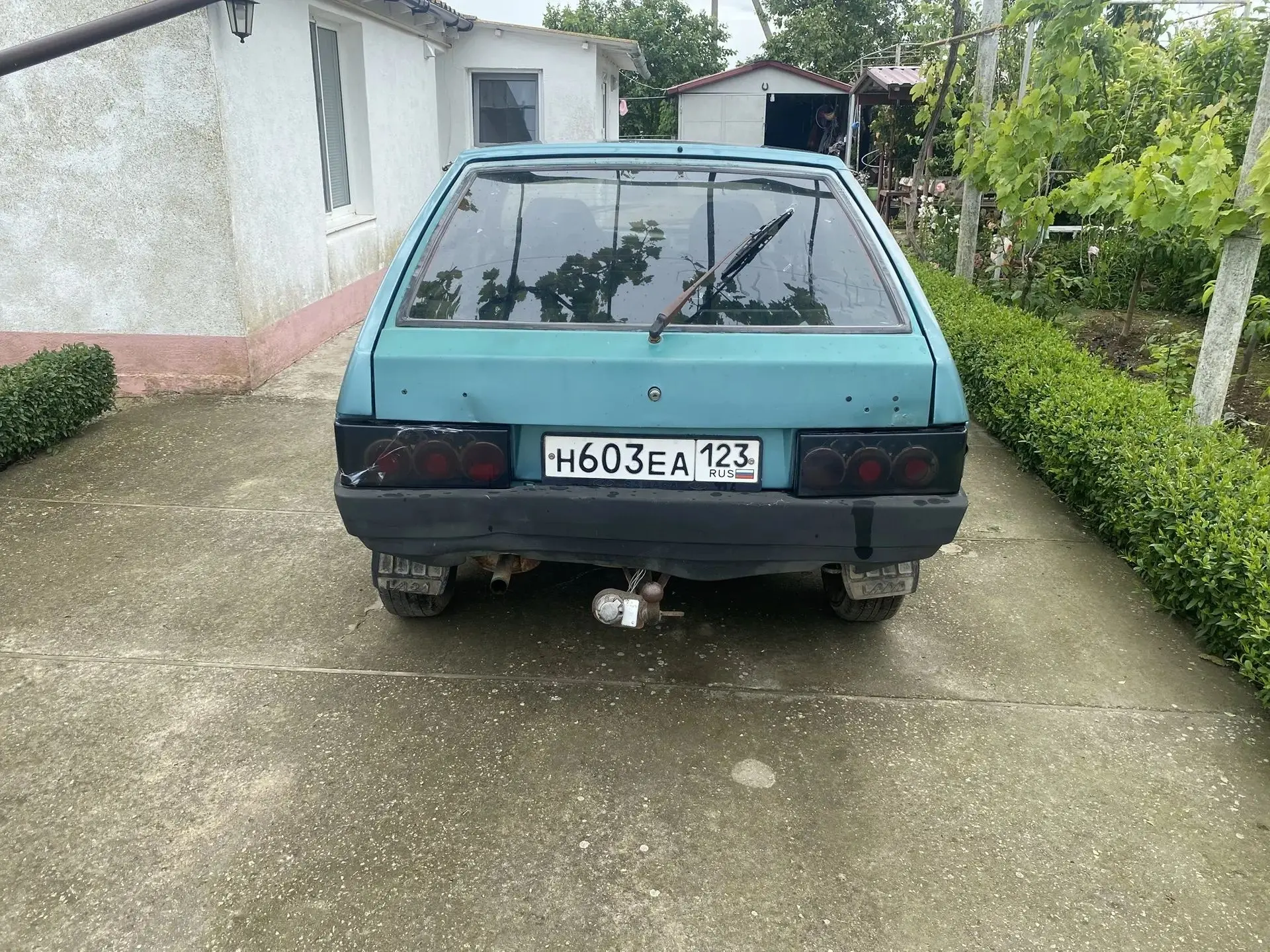 Добрый день. Продам автомобиль ВАЗ 2109 2001года выпуска. Карбюратор, машина на ходу. Ц...