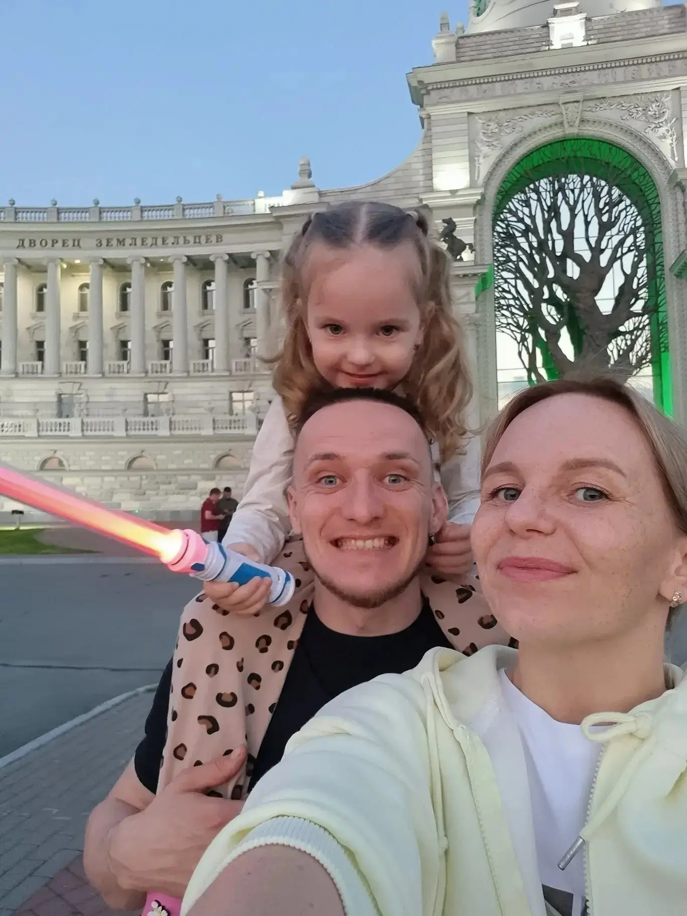 Лето- это прекрасное время отпусков и воспитанница группы №12 Меренкова Ангелина вместе с мамой и па