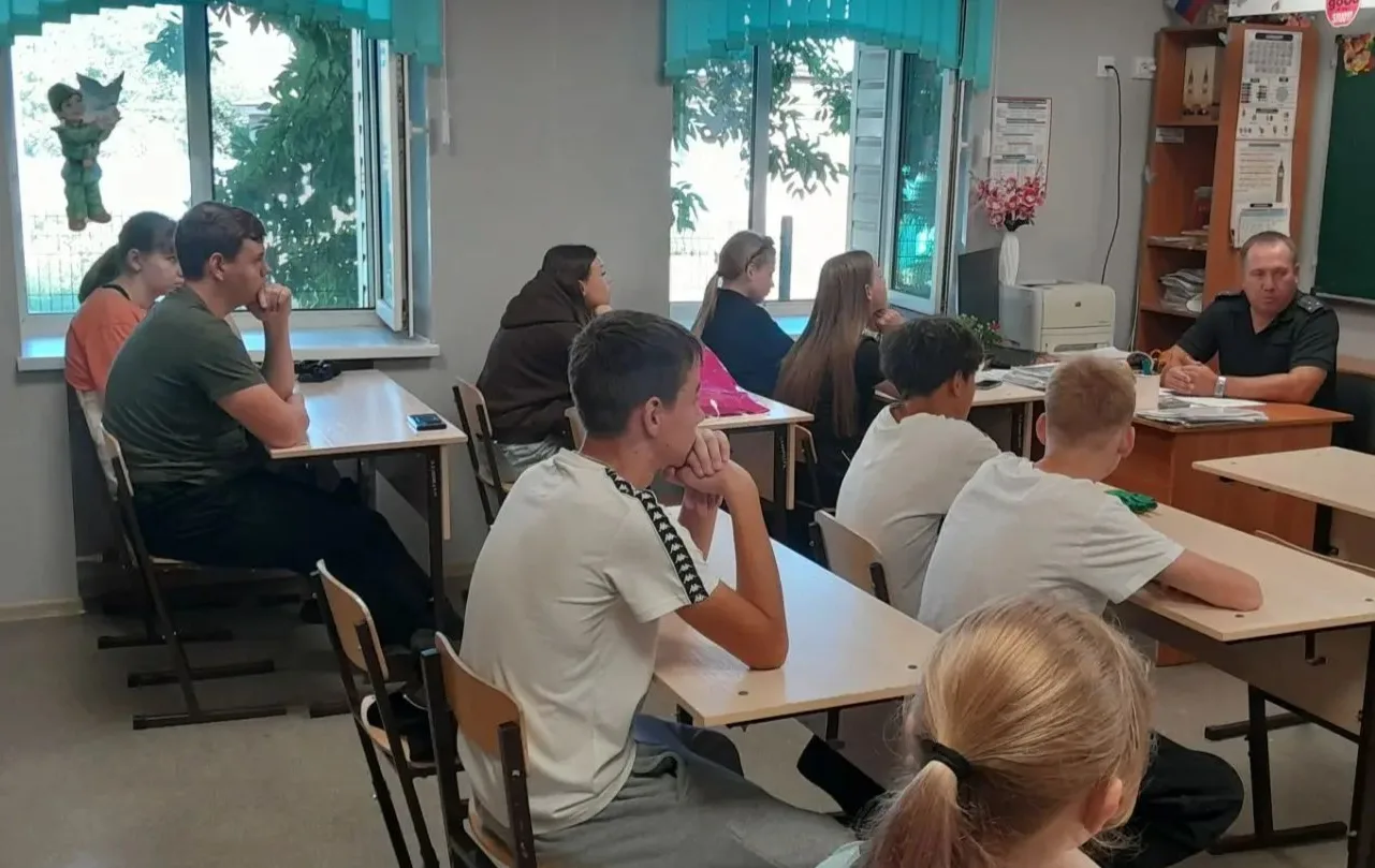 Полицейские Сакмары приняли участие в акциях «Каникулы с общественным советом» и «Безоп...