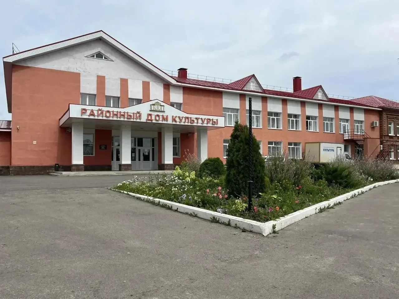 Дома культуры в селах республики – всегда главные точки притяжения. В них кипит жизнь, они наполнены