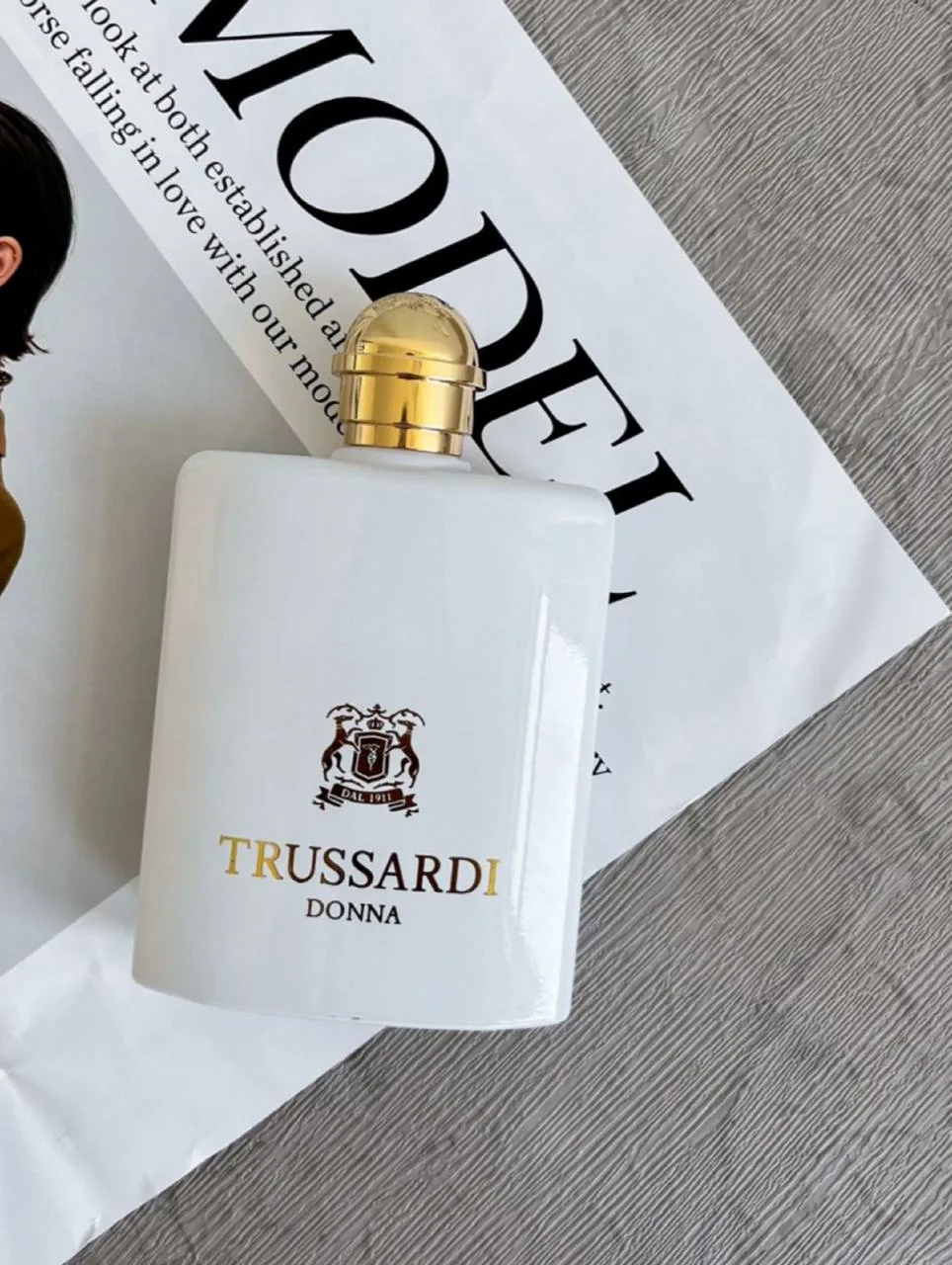 Trussardi Donna свежесть цитрона и юдзу со сладостью сочных спелых фруктов, тонкий запа...