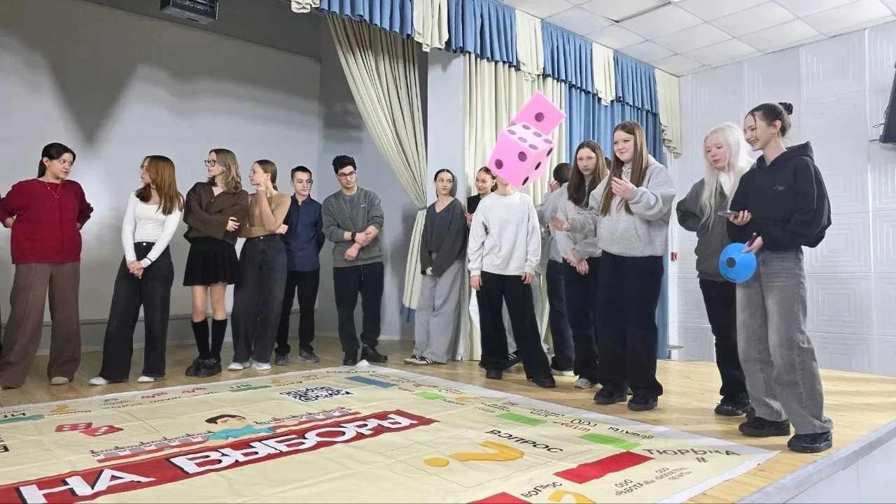 В МКОУ СОШ №2 им. И. С. Унковского в рамках недели молодого избирателя состоялась увлекательная встр
