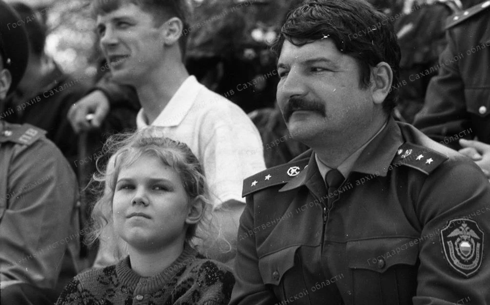 📸 Зрители на показательных выступлениях воинов-пограничников на стадионе «Космос» в го...
