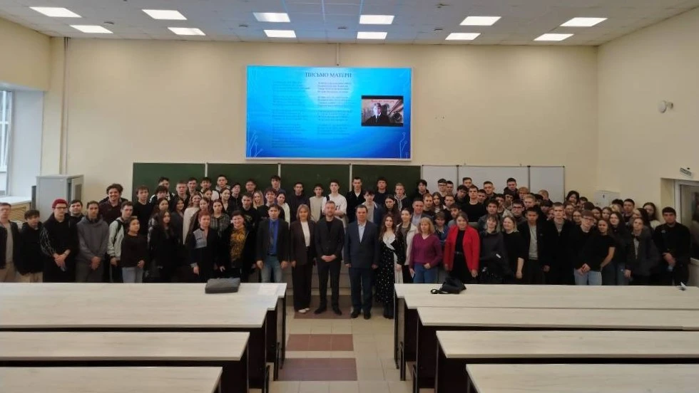 🪶 Поэзия как лекарство для души  Сегодня энергетическом факультете прошла необычная встреча. В гостя
