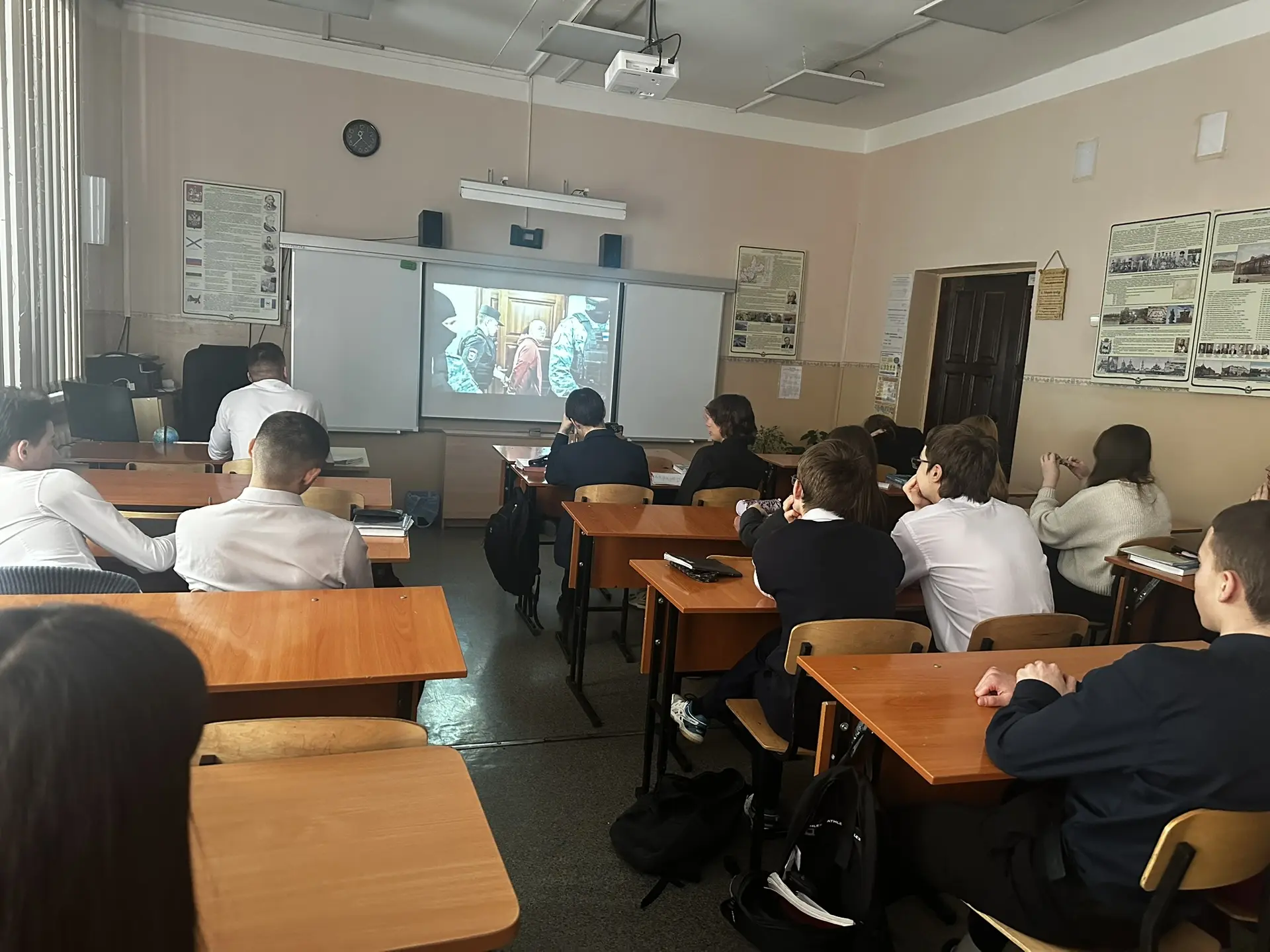 🎬В рамках поручения заседания антитеррористической комиссии в Иркутской области в школе организован 