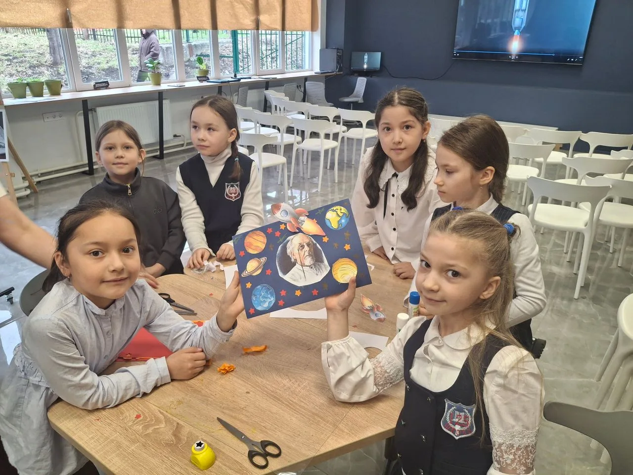 📢Рубрика #гагаринскиймарафон_125  🚀Космическое путешествие 1 А класса в библиотеку 🚀  🗓️9 апреля уче