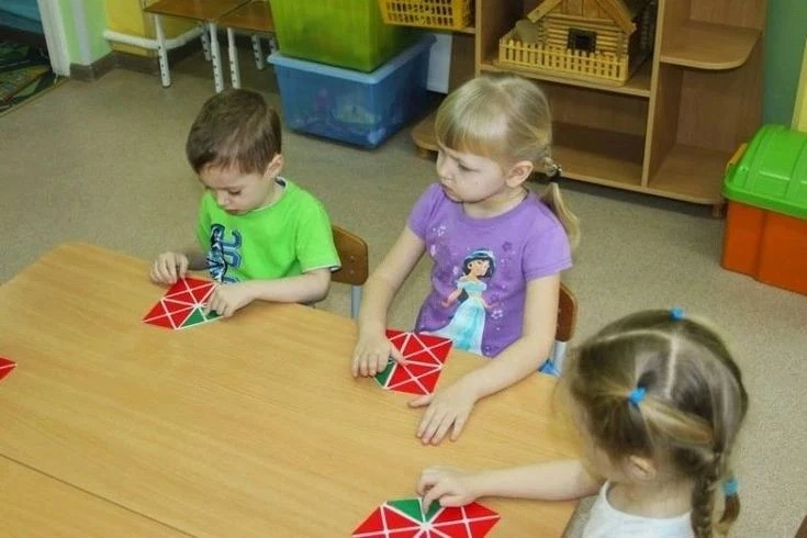 Уважаемые родители! Использование уникальных игр В. В. Воскобовича поможет развитию тво...