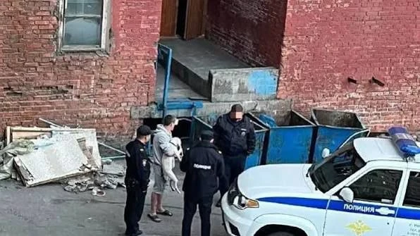 Новорождённую девочку выбросили в мусорный бак в Петропавловске

Женщина родила ребёнка дома, положи