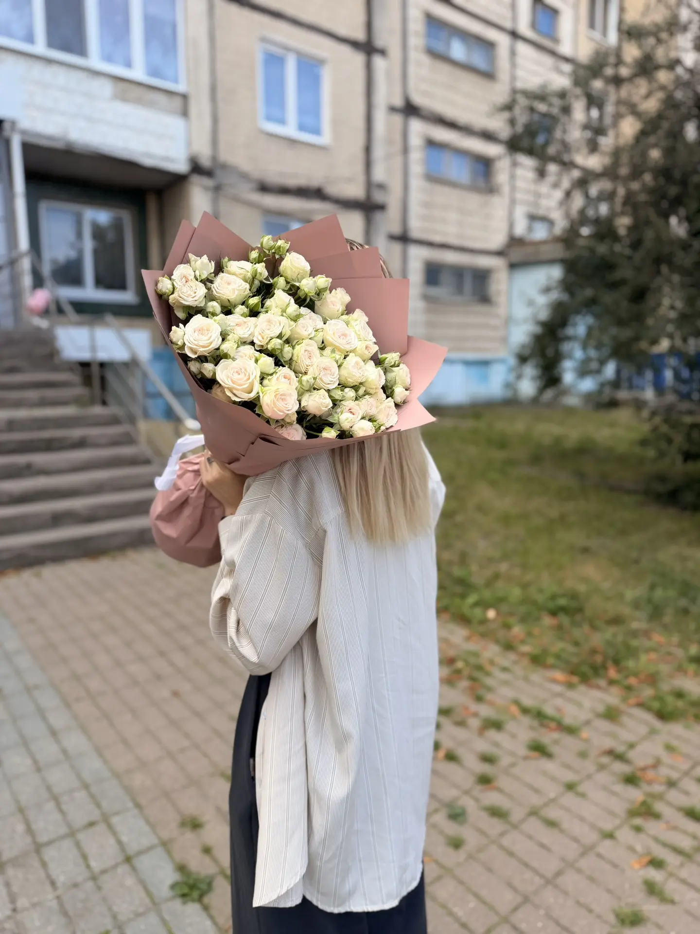 Кустовая Роза в кремовом оттенке 🤍