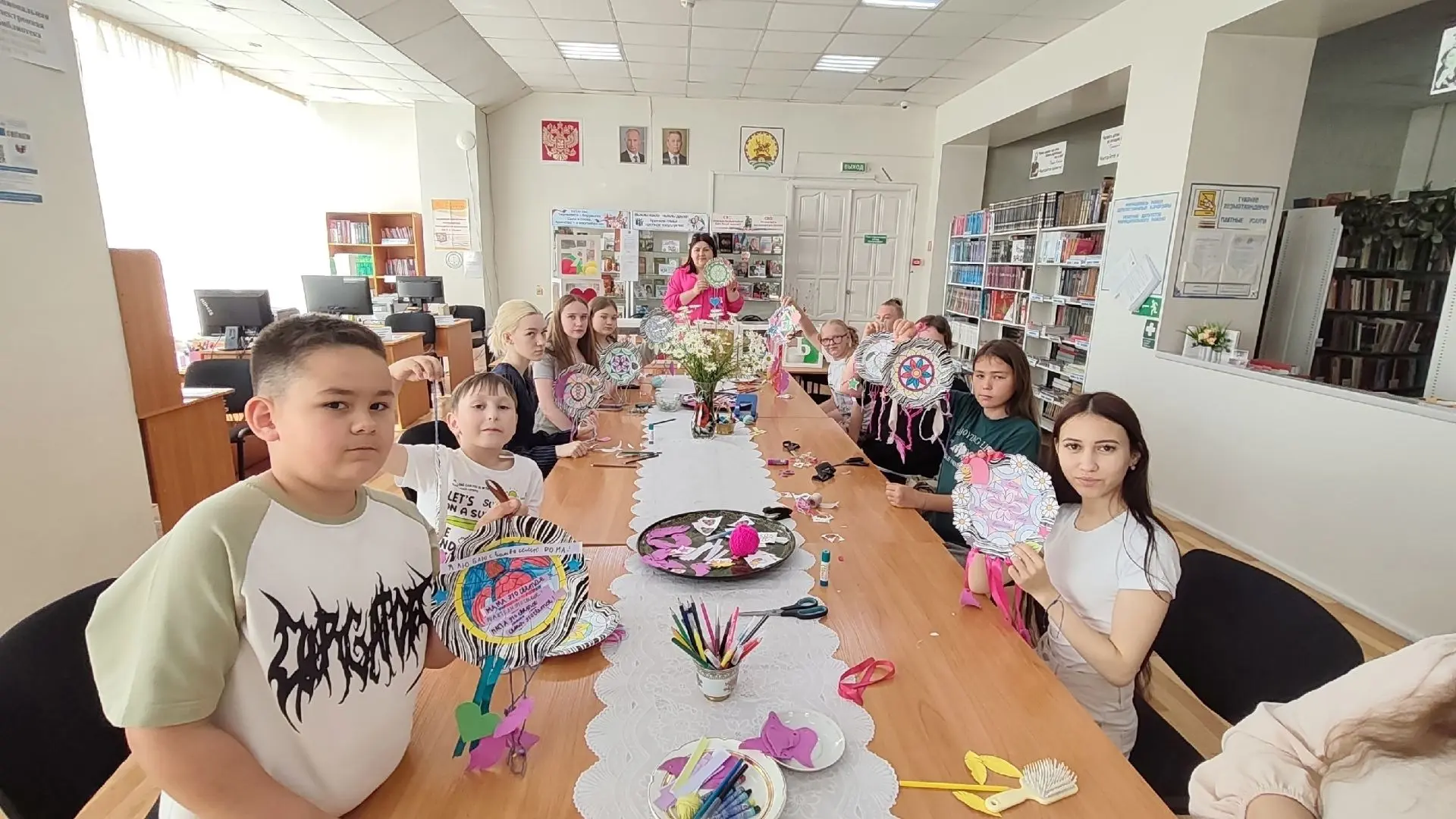 В этот светлый праздник Дня семьи, любви и верности, участники клуба «Книжный круг» пог...