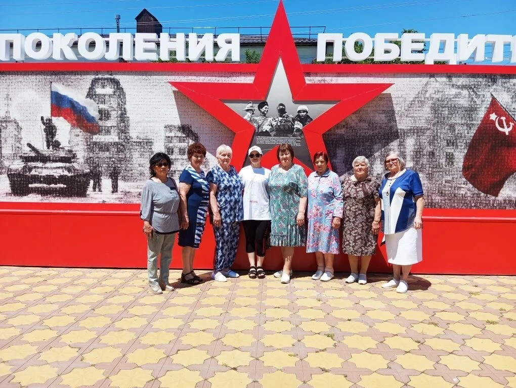 "Помним! Гордимся! Чтим!": час памяти в отделении дневного пребывания

22 июня — День памяти и скорб