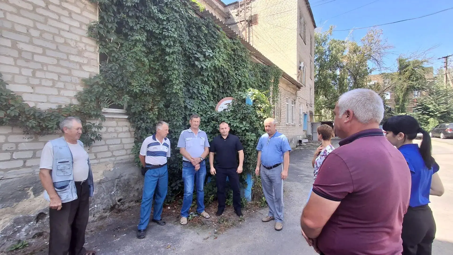 🗓️Депутат Тельмановского муниципального совета Александр Хайтулов провёл встречу с жит...