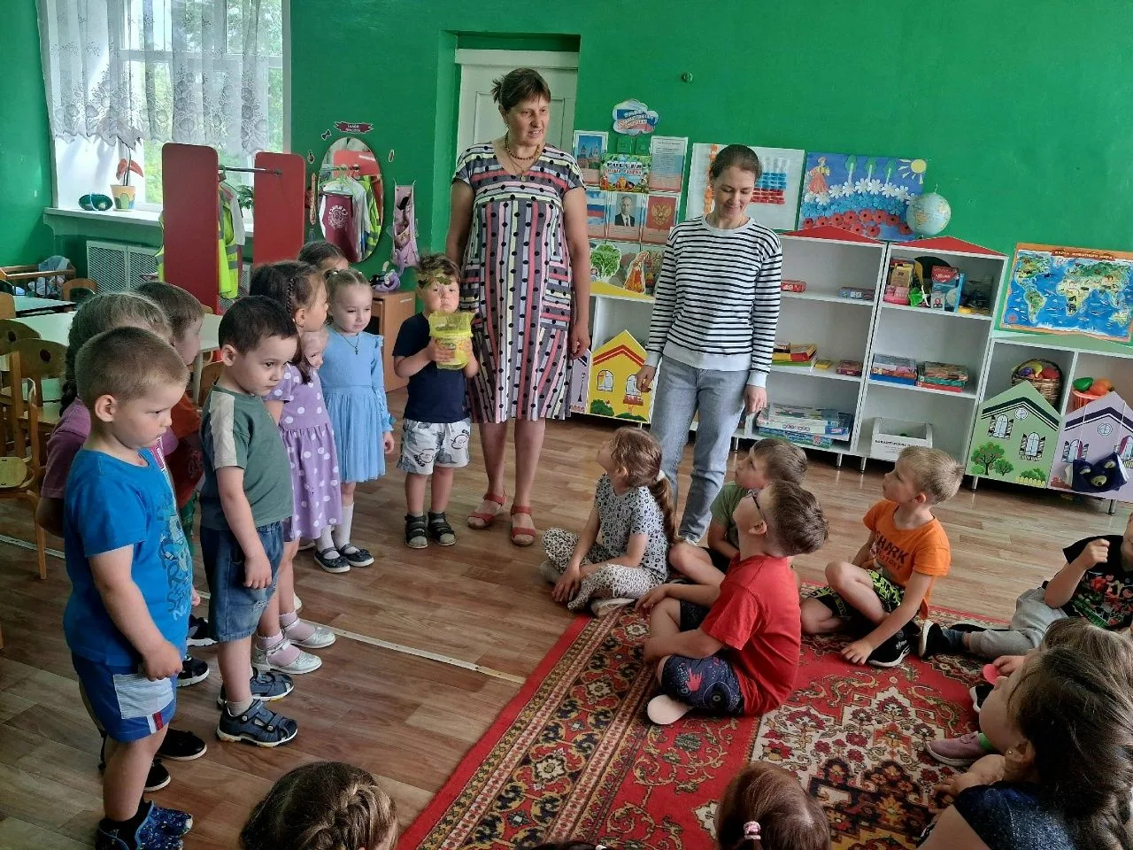 Эстафета добрых дел: дубки в подарок будущим первоклассникам!

Сегодня на прогулке у нас случилось н