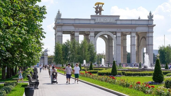 🌤 АТМОСФЕРА: последний день лета в Москве будет тёплым, а метеорологическая осень начн...