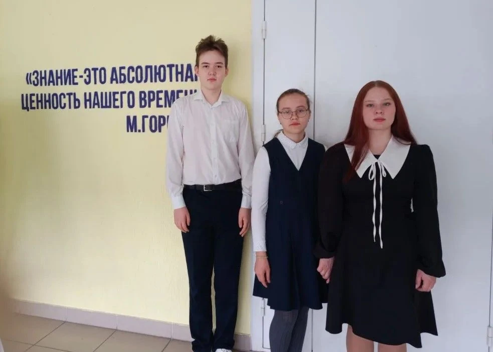 💫 21 марта в МАОУ СОШ №200 прошел XIV районный фестиваль поэзии «Искусство – ноша на плечах, зато ка