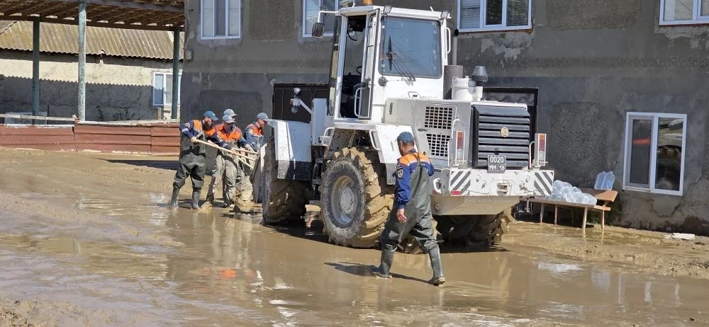🤝 Спасатели МЧС Республики совместно со спасателями Тульского Спасательного центра продолжают непрер