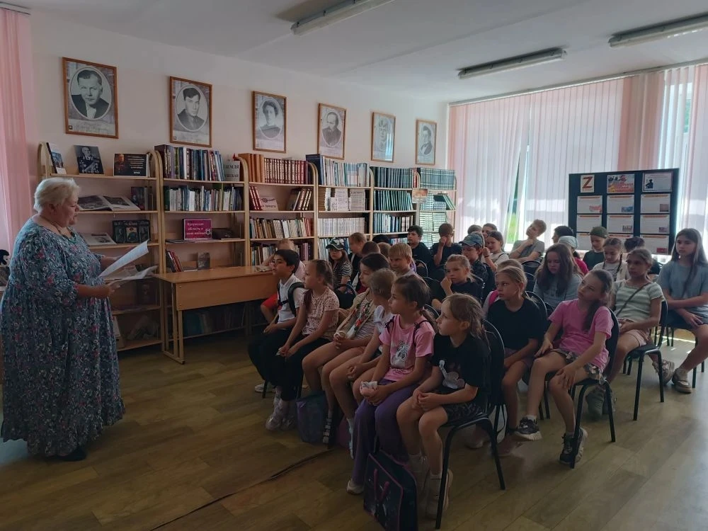 Вчера, в преддверии дня рождения А.С. Пушкина наши школьники посетили сельскую модельну...