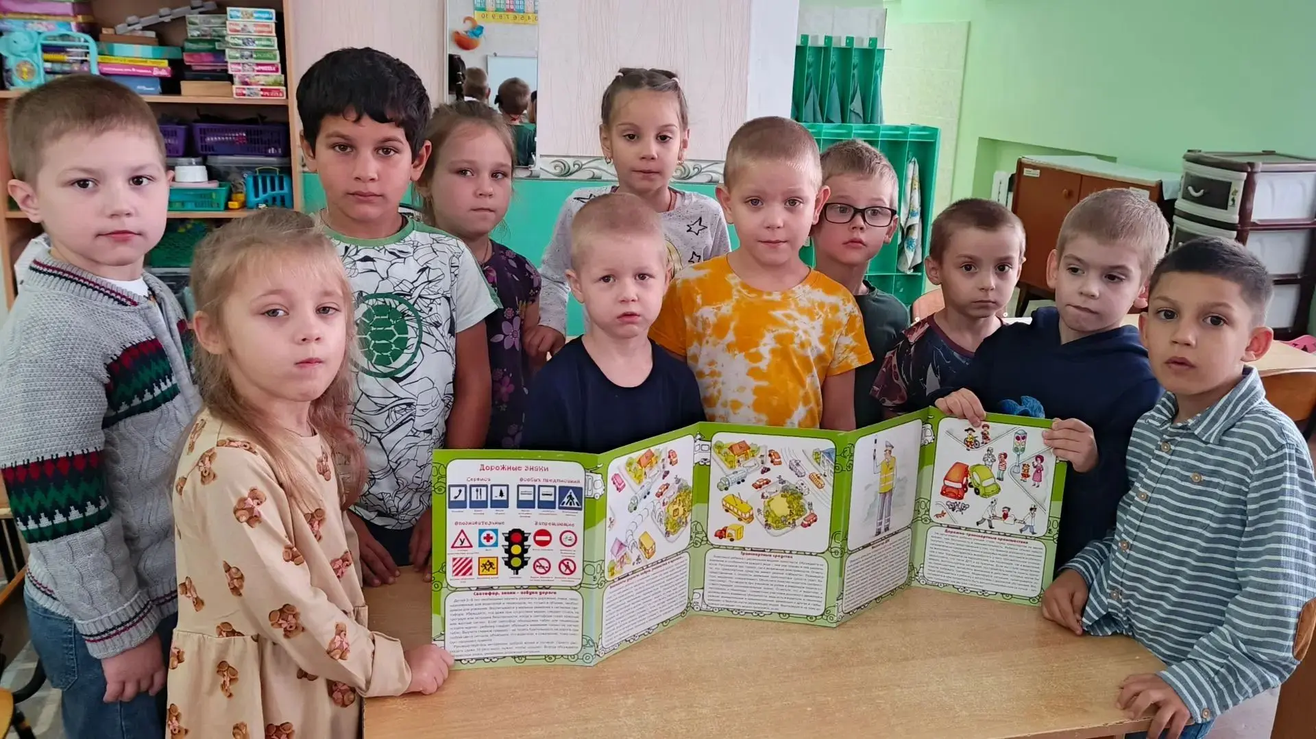 Неделя безопасности дорожного движения в подготовительной группе  «Пчелята» 🐝