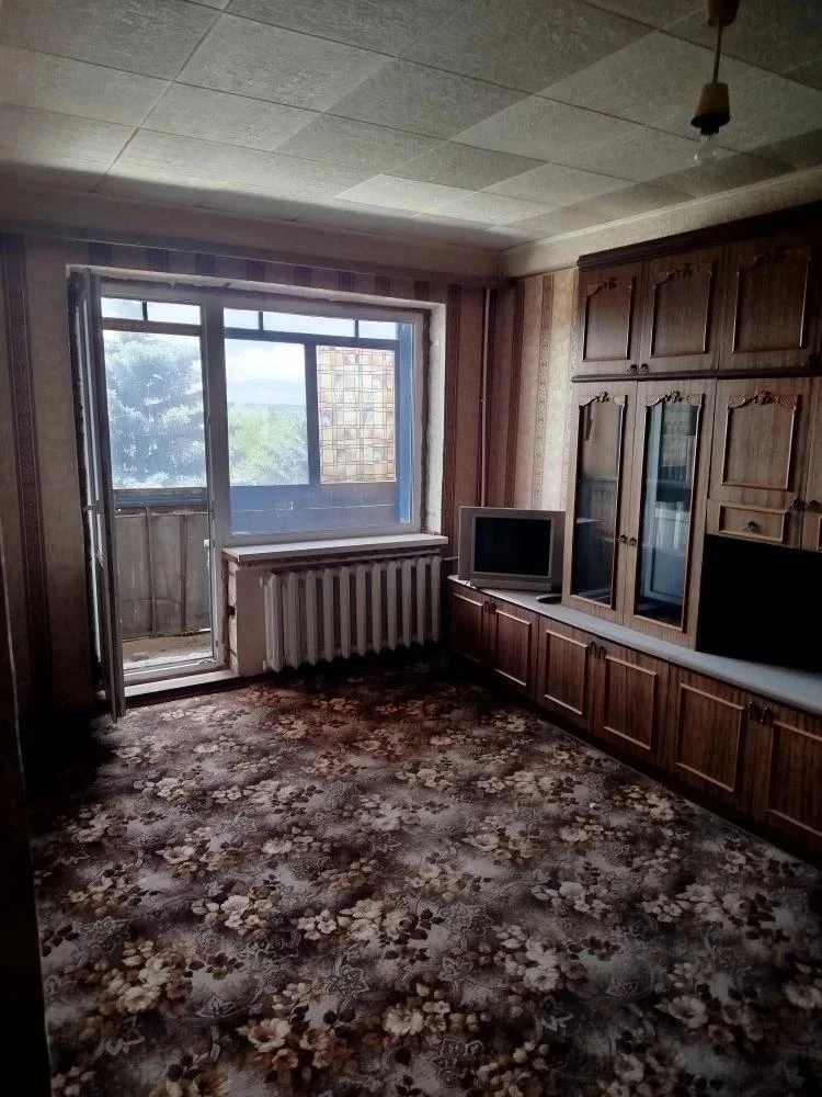 Продам 2-ком.квартиру, кв. Ватутина, 4/9 эт. 56 кв.м. Новый лифт. Комнаты раздельные. Б...