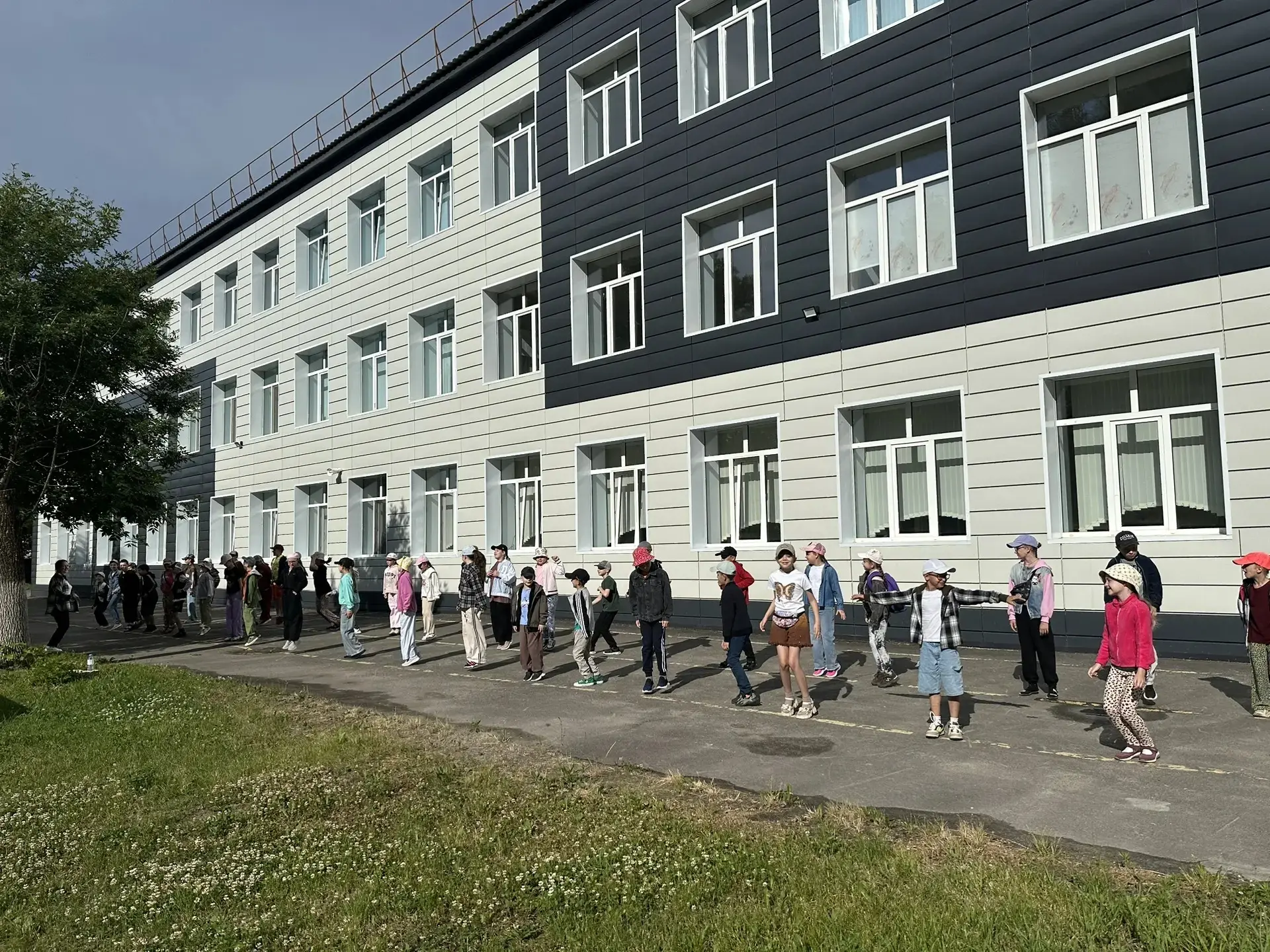 🌞 Наш школьный летний оздоровительный лагерь продолжает радовать ребят яркими событиями и полезными