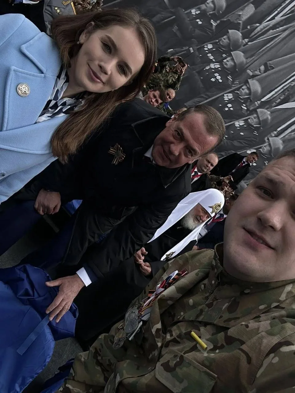 Сегодня, в День Победы, наши бойцы присылают фотографии и видео оттуда, где они сейчас ...