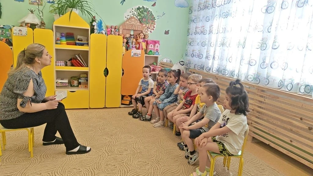 🎉 В средних группах «Непоседы» и «Фантазёры» прошли итоговые занятия по развитию речи ...